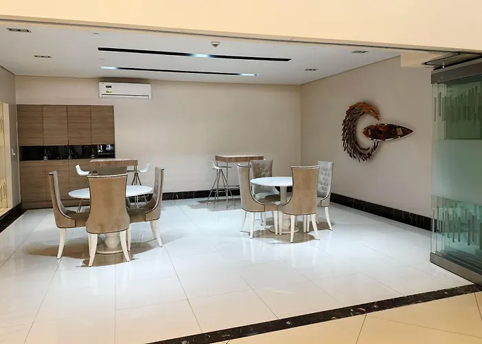 Cozy In Eastwood, Quezon - Pool, Wifi, Netflix *